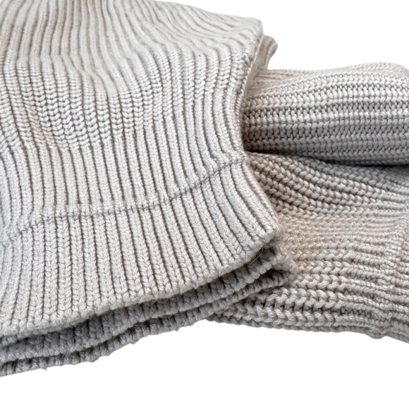 Lululemon | Ribbed Turtleneck Sweater | XS | Grey | Minimalist | Casual | Cozy - Picture 13 of 16